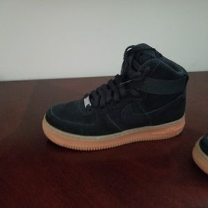 Nike black shoes only wore one time